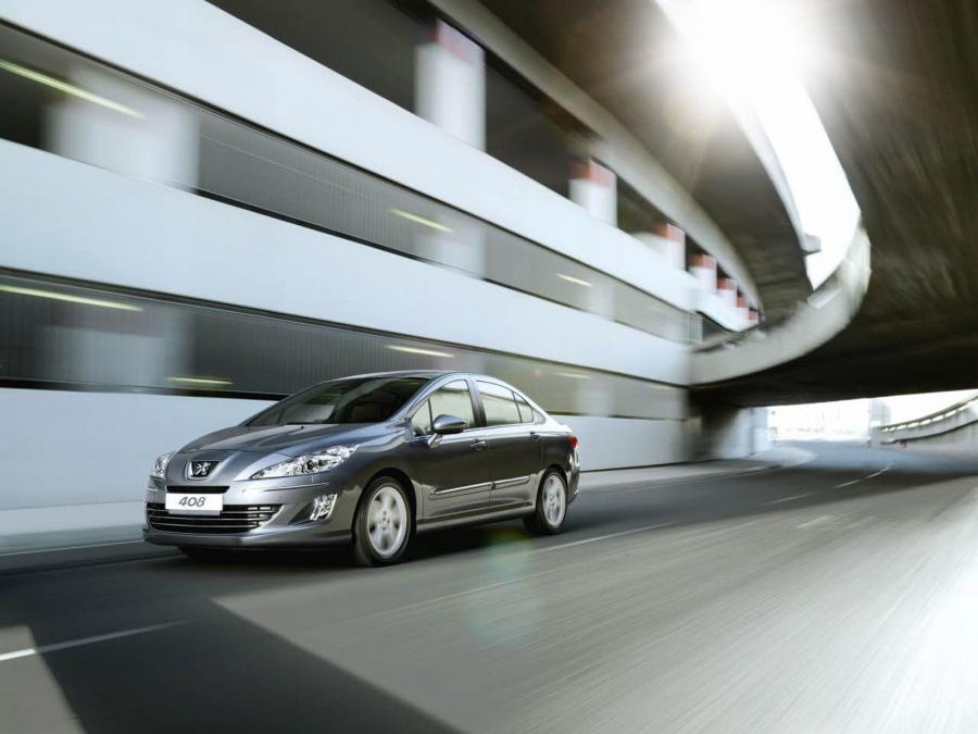  Peugeot 408 2010 года  (фото 7 из 16)